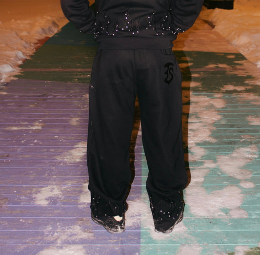 BLACK “LOVE THE SINNER” SWEATPANTS!